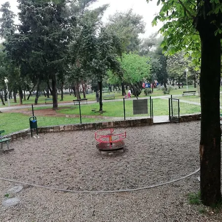 Maras Gostinjska kuća 3*